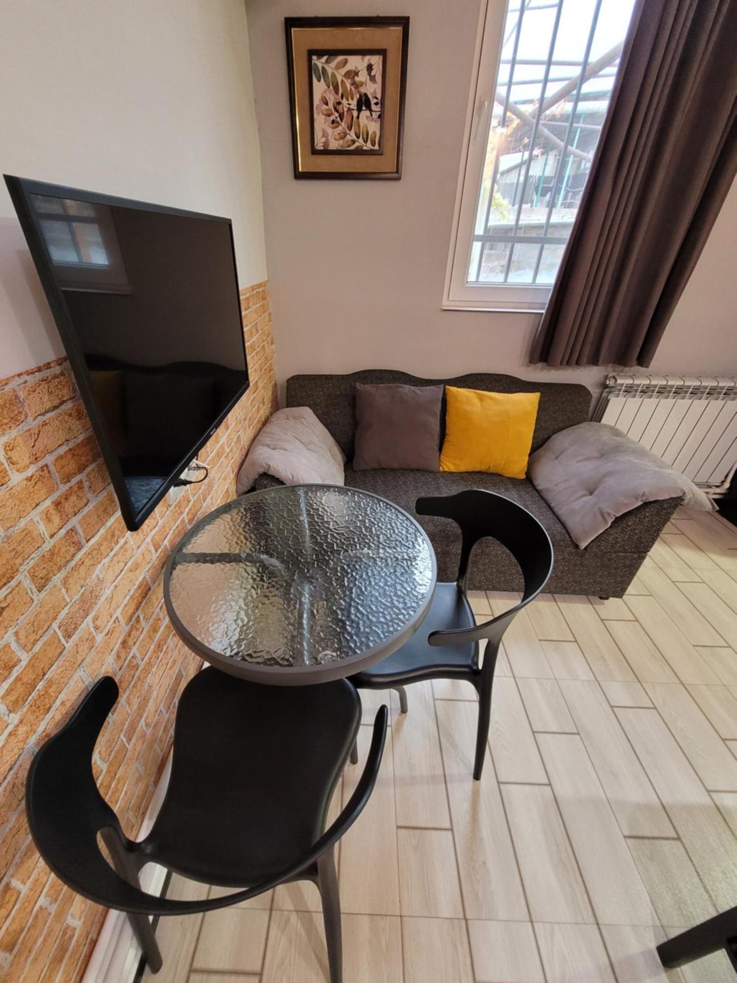 Hotel Мини Дом Целиком Около Мед Центра Астхик à Erévan Extérieur photo